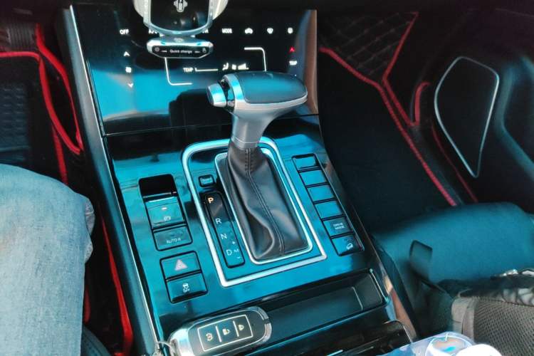 Used Dongfeng Fengon ix7 2020 2.0 TGDI Automatic Two-Wheel Drive Urban Luxury Edition Gear Lever
