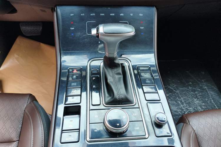 Used Dongfeng Fengon ix7 2020 2.0 TGDI Automatic All-Wheel Drive Comfort Edition Gear Lever
