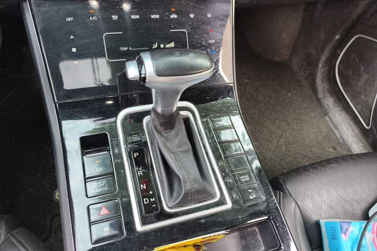 Used Dongfeng Fengon ix7 2020 2.0 TGDI Automatic Two-Wheel Drive Urban Luxury Edition Gear Lever