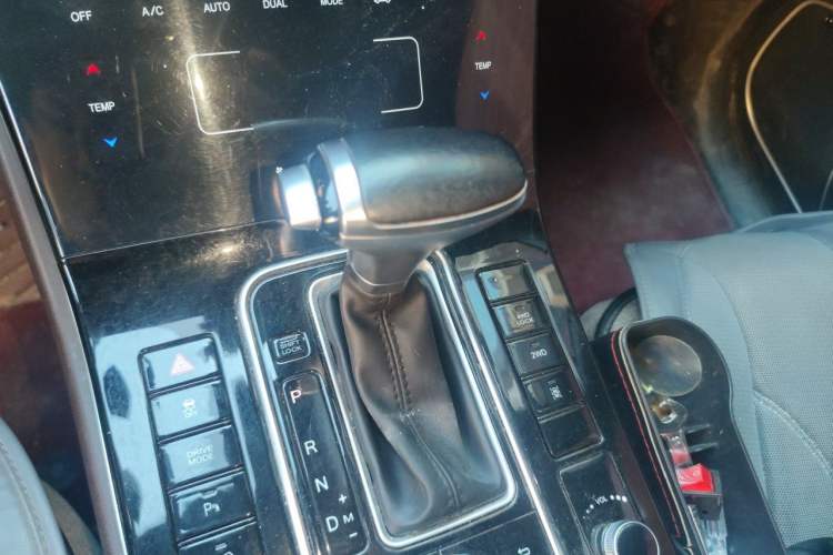 Used Dongfeng Fengon ix7 2020 2.0 TGDI Automatic All-Wheel-Drive ZhenTu Edition Gear Lever