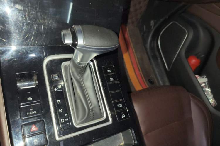 Used Dongfeng Fengon ix7 2020 2.0 TGDI Automatic All-Wheel-Drive Pioneer Edition Gear Lever