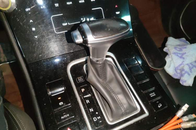 Used Dongfeng Fengon ix7 2020 2.0 TGDI Automatic Two-Wheel Drive Urban Luxury Edition Gear Lever