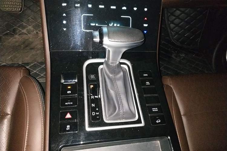 Used Dongfeng Fengon ix7 2020 2.0 TGDI Automatic All-Wheel-Drive Pioneer Edition Gear Lever