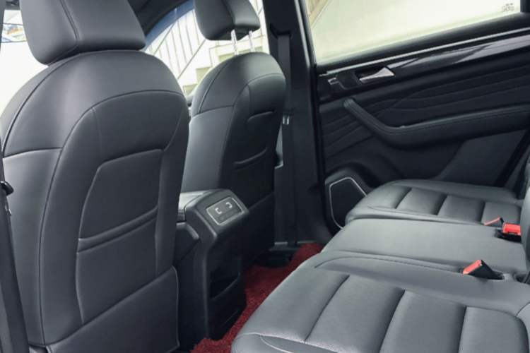 Used Dongfeng Fengon ix7 2020 2.0 TGDI Automatic Two-Wheel Drive Urban Luxury Edition Headliner