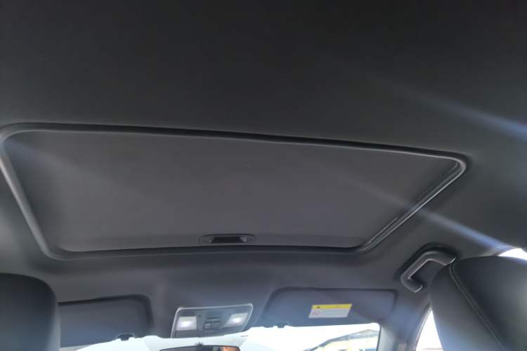 Used Dongfeng Fengon ix7 2020 2.0 TGDI Automatic Two-Wheel Drive Urban Luxury Edition Headliner