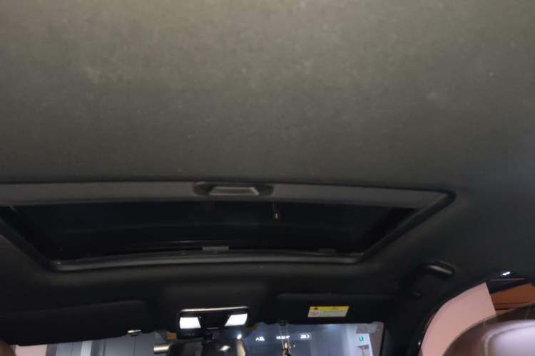 Used Dongfeng Fengon ix7 2020 2.0 TGDI Automatic All-Wheel-Drive Pioneer Edition Headliner