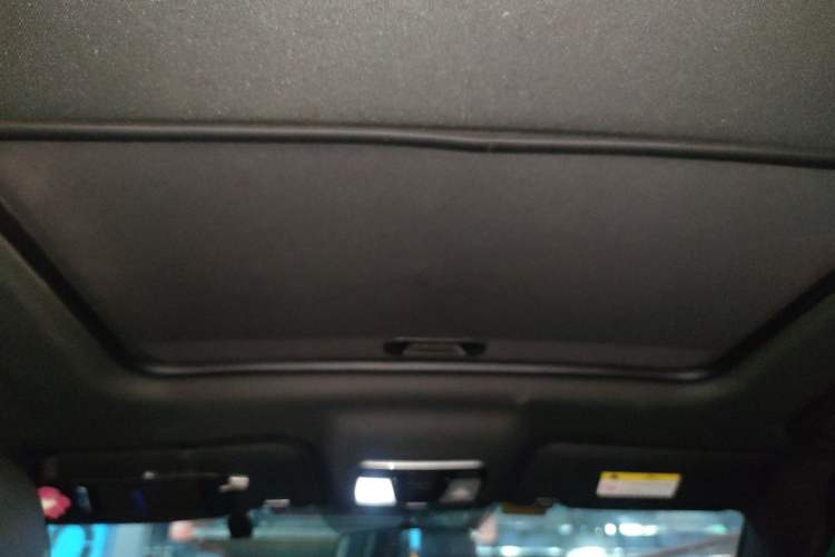 Used Dongfeng Fengon ix7 2020 2.0 TGDI Automatic Two-Wheel Drive Urban Luxury Edition Headliner