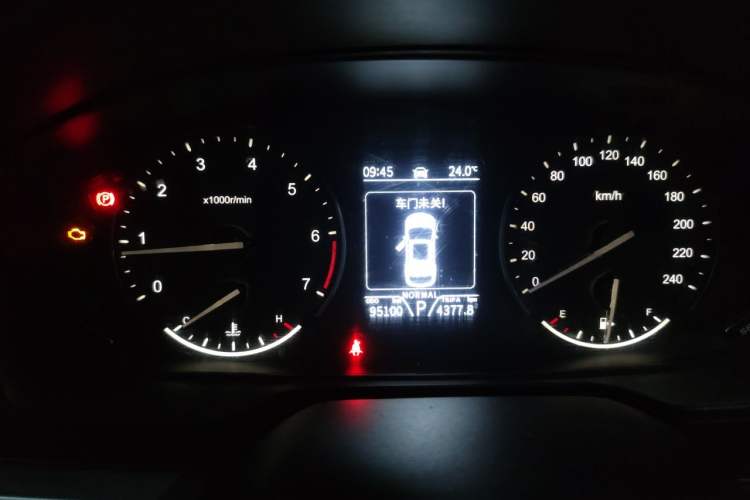 Used Dongfeng Fengon ix7 2020 2.0 TGDI Automatic Two-Wheel Drive Urban Luxury Edition Instrument Cluster
