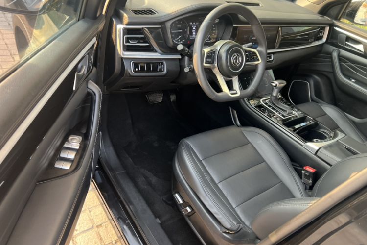 Used Dongfeng Fengon ix7 2020 2.0 TGDI Automatic Two-Wheel Drive Urban Luxury Edition Interior 4