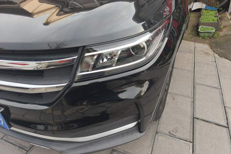 Used Dongfeng Fengon ix7 2020 2.0 TGDI Automatic All-Wheel-Drive Pioneer Edition Left Front Headlight