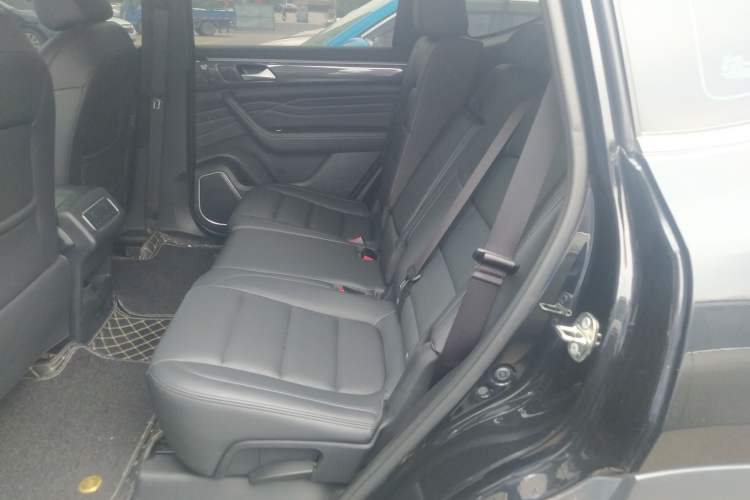Used Dongfeng Fengon ix7 2020 2.0 TGDI Automatic Two-Wheel Drive Urban Luxury Edition Left Rear Seat