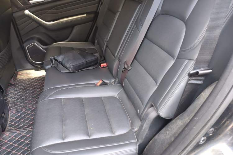 Used Dongfeng Fengon ix7 2020 2.0 TGDI Automatic Two-Wheel Drive Urban Supreme Edition Left Rear Seat