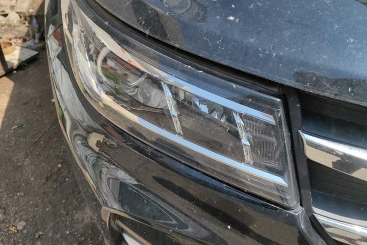Used Dongfeng Fengon ix7 2020 2.0 TGDI Automatic Two-Wheel Drive Urban Luxury Edition Right Front Headlight
