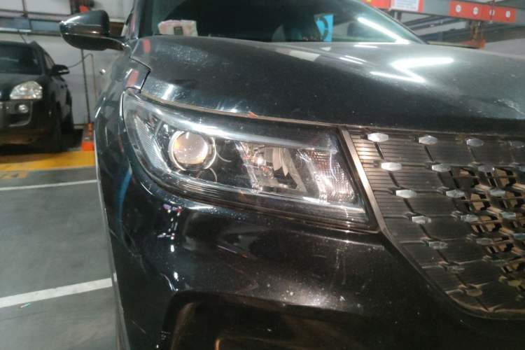 Used Dongfeng Fengon ix7 2020 2.0 TGDI Automatic Two-Wheel Drive Urban Luxury Edition Right Front Headlight