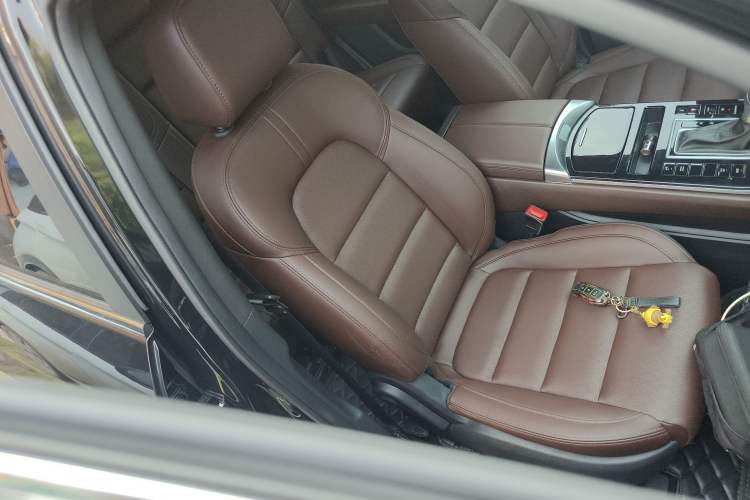 Used Dongfeng Fengon ix7 2020 2.0 TGDI Automatic All-Wheel-Drive Pioneer Edition Right Front Seat