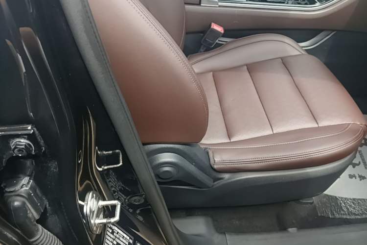Used Dongfeng Fengon ix7 2020 2.0 TGDI Automatic All-Wheel-Drive Pioneer Edition Right Front Seat