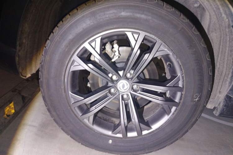 Used Dongfeng Fengon ix7 2020 2.0 TGDI Automatic All-Wheel-Drive Pioneer Edition Right Front Wheel Hub
