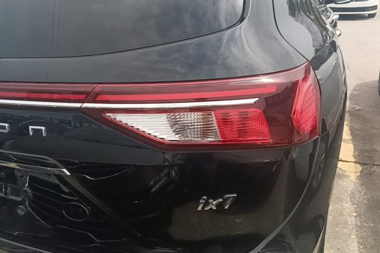 Used Dongfeng Fengon ix7 2020 2.0 TGDI Automatic All-Wheel-Drive Pioneer Edition Right Rear Taillight