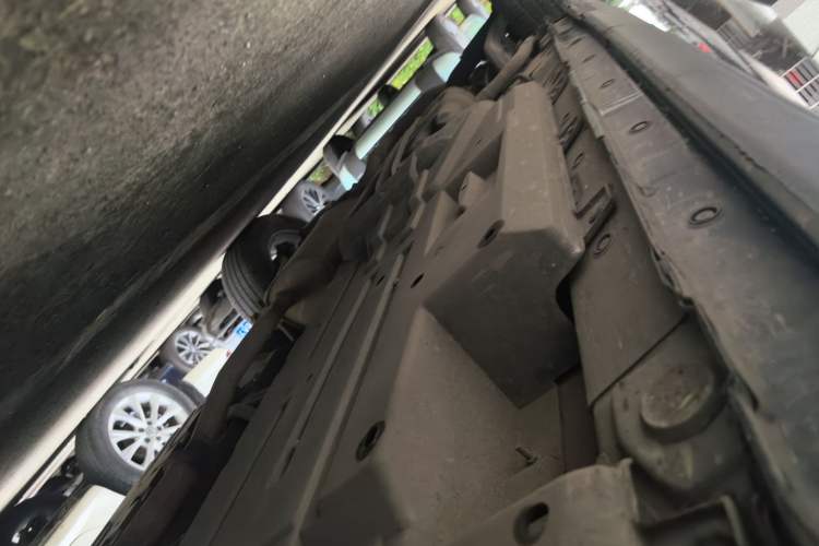 Used Dongfeng Fengon ix7 2020 2.0 TGDI Automatic Two-Wheel Drive Urban Luxury Edition Right Side Sill