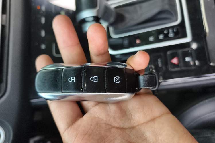 Used Dongfeng Fengon ix7 2020 2.0 TGDI Automatic Two-Wheel Drive Urban Luxury Edition Vehicle Key