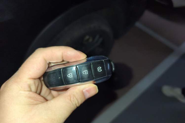 Used Dongfeng Fengon ix7 2020 2.0 TGDI Automatic All-Wheel-Drive Pioneer Edition Vehicle Key