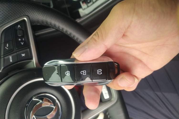 Used Dongfeng Fengon ix7 2020 2.0 TGDI Automatic Two-Wheel Drive Urban Luxury Edition Vehicle Key
