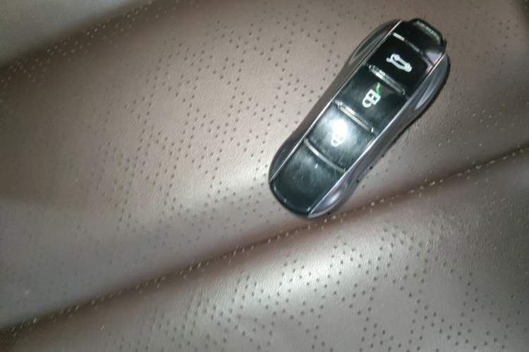 Used Dongfeng Fengon ix7 2020 2.0 TGDI Automatic All-Wheel-Drive ZhenTu Edition Vehicle Key