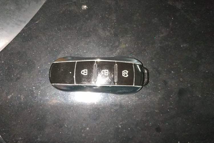Used Dongfeng Fengon ix7 2020 2.0 TGDI Automatic All-Wheel-Drive Pioneer Edition Vehicle Key