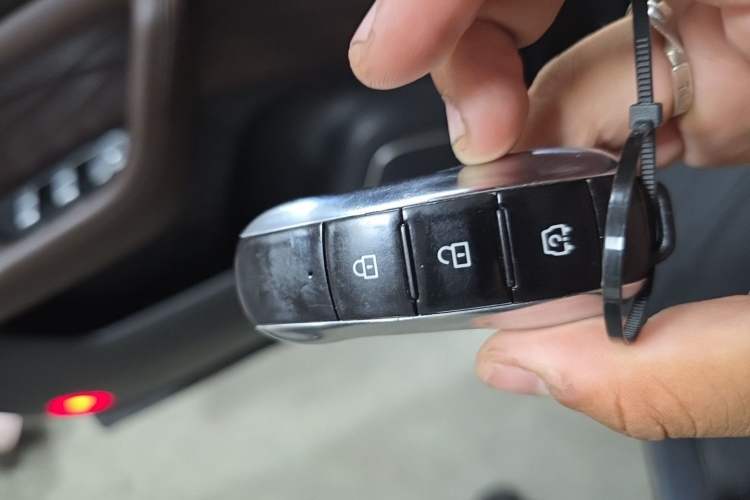 Used Dongfeng Fengon ix7 2020 2.0 TGDI Automatic All-Wheel-Drive Pioneer Edition Vehicle Key