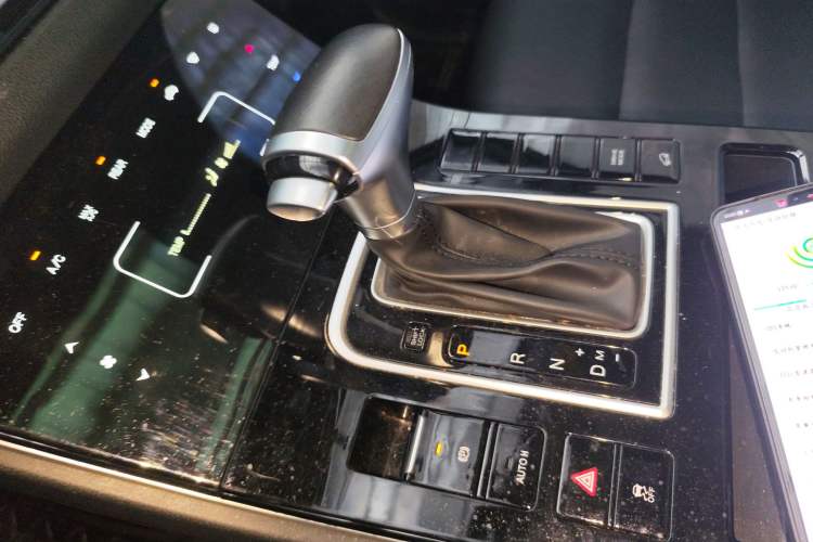 Used Dongfeng Fengon ix7 2020 2.0 TGDI Automatic Two-Wheel Drive Urban Luxury Edition Gear Lever