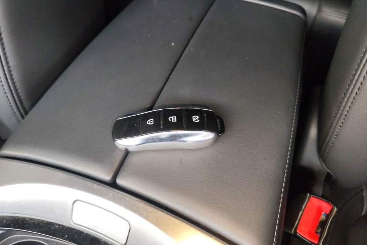 Used Dongfeng Fengon ix7 2020 2.0 TGDI Automatic Two-Wheel Drive Urban Luxury Edition Interior 1