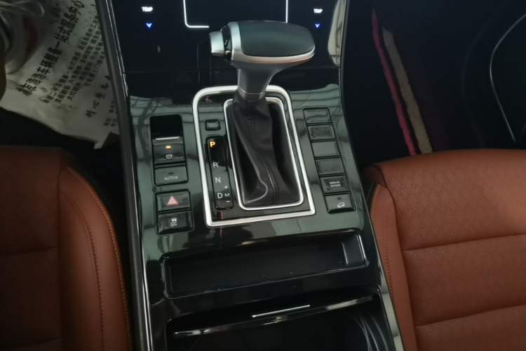 Used Dongfeng Fengon ix7 2020 2.0 TGDI Automatic Two-Wheel Drive Urban Luxury Edition Gear Lever