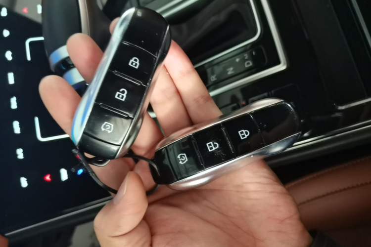 Used Dongfeng Fengon ix7 2020 2.0 TGDI Automatic Two-Wheel Drive Urban Luxury Edition Vehicle Key