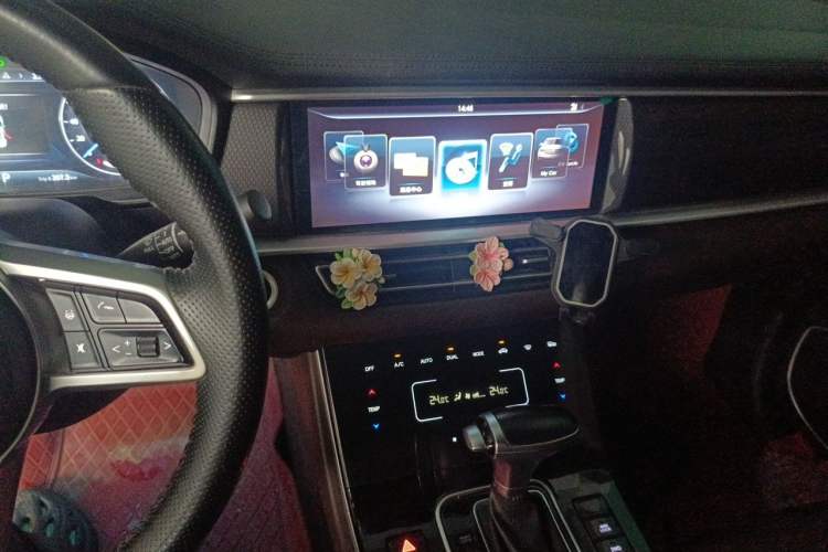 Used Dongfeng Fengon ix7 2020 2.0 TGDI Automatic All-Wheel-Drive ZhenTu Edition Audio And AC Panel