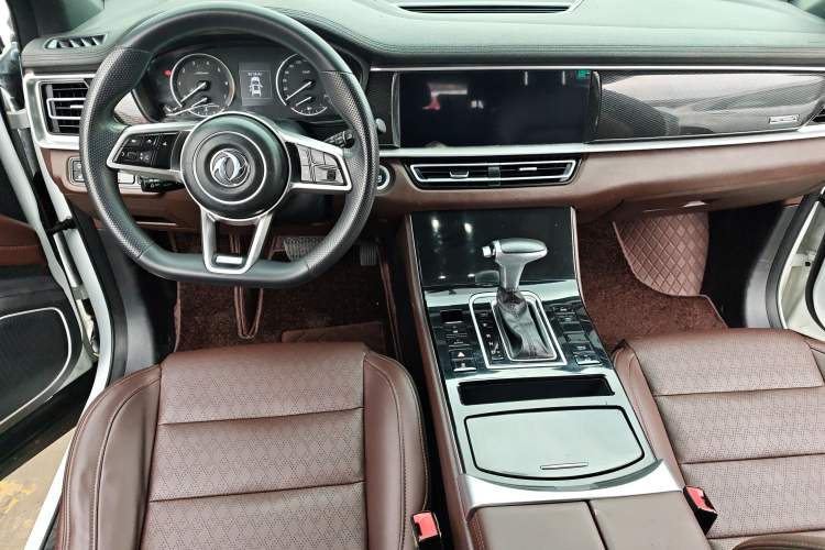 Used Dongfeng Fengon ix7 2020 2.0 TGDI Automatic All-Wheel-Drive Pioneer Edition Center Console