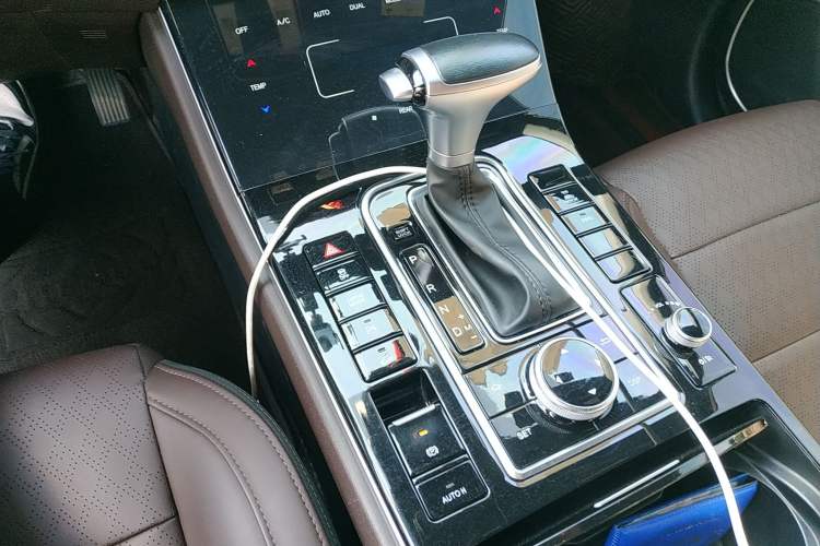 Used Dongfeng Fengon ix7 2020 2.0 TGDI Automatic All-Wheel Drive Comfort Edition Gear Lever
