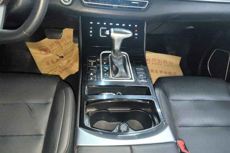 Used Dongfeng Fengon ix7 2020 2.0 TGDI Automatic Two-Wheel Drive Urban Luxury Edition Gear Lever