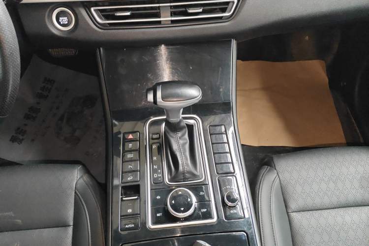 Used Dongfeng Fengon ix7 2020 2.0 TGDI Automatic Two-Wheel Drive Urban Luxury Edition Gear Lever