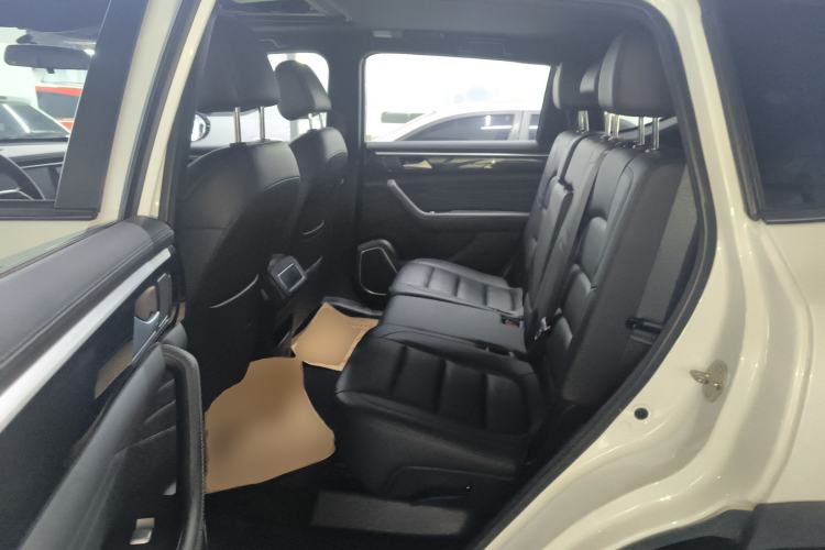 Used Dongfeng Fengon ix7 2020 2.0 TGDI Automatic Two-Wheel Drive Urban Luxury Edition Interior 4