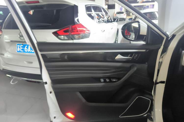 Used Dongfeng Fengon ix7 2020 2.0 TGDI Automatic Two-Wheel Drive Urban Luxury Edition Interior 7