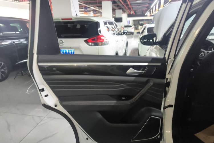 Used Dongfeng Fengon ix7 2020 2.0 TGDI Automatic Two-Wheel Drive Urban Luxury Edition Interior 8