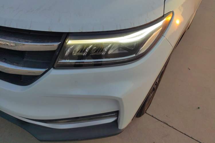 Used Dongfeng Fengon ix7 2020 2.0 TGDI Automatic Two-Wheel Drive Urban Luxury Edition Left Front Headlight