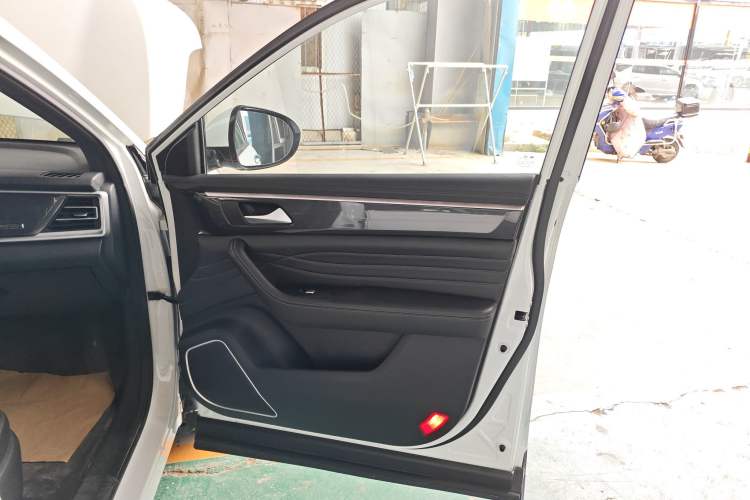Used Dongfeng Fengon ix7 2020 2.0 TGDI Automatic Two-Wheel Drive Urban Luxury Edition Right Front Door Interior