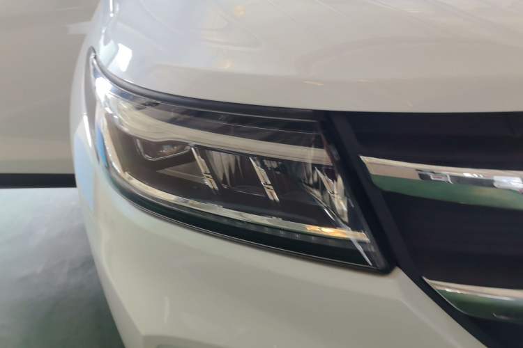 Used Dongfeng Fengon ix7 2020 2.0 TGDI Automatic All-Wheel-Drive ZhenTu Edition Right Front Headlight