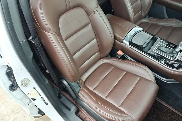 Used Dongfeng Fengon ix7 2020 2.0 TGDI Automatic All-Wheel-Drive Pioneer Edition Right Front Seat