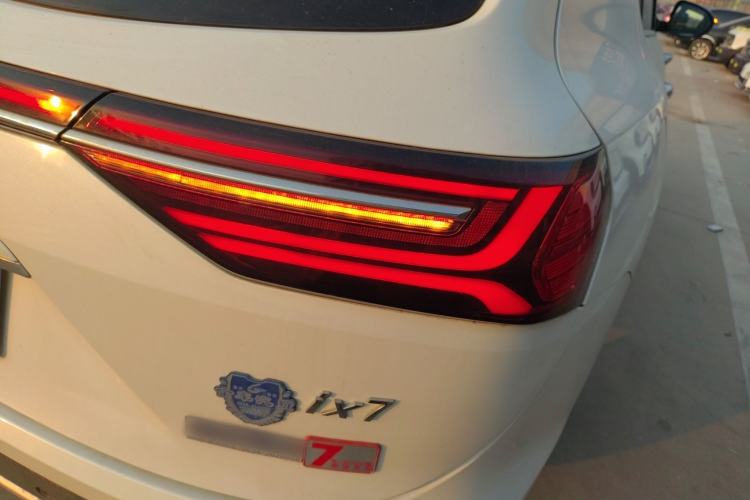 Used Dongfeng Fengon ix7 2020 2.0 TGDI Automatic Two-Wheel Drive Urban Luxury Edition Right Rear Taillight