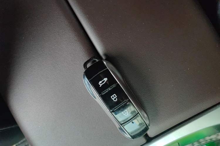 Used Dongfeng Fengon ix7 2020 2.0 TGDI Automatic All-Wheel-Drive ZhenTu Edition Vehicle Key