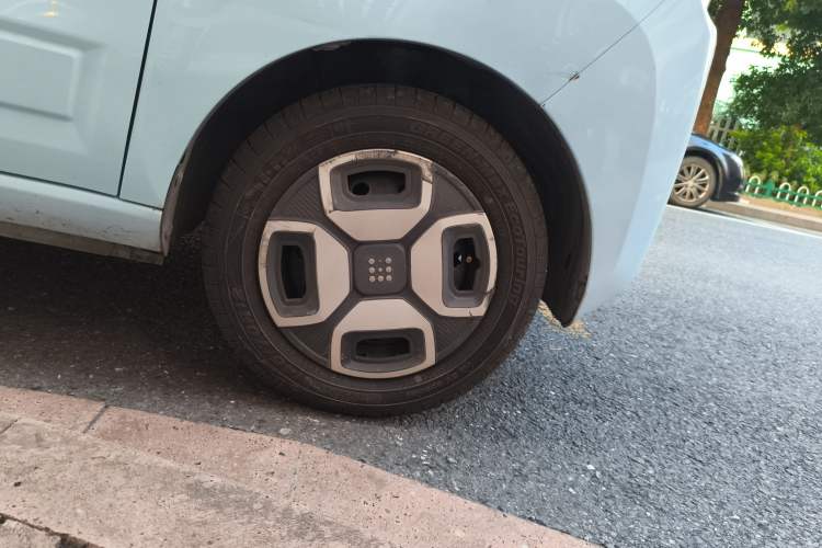 Used Dongfeng Fengon MINIEV 2022 Candy Edition Half-Sugar Right Front Wheel Hub