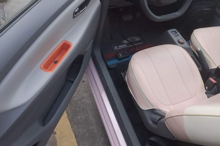 Used Dongfeng Fengon MINIEV 2022 Shishi Style Luxury Version Driver Seat