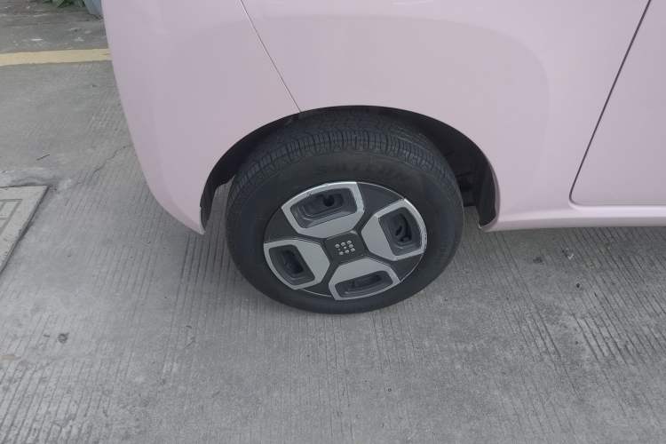 Used Dongfeng Fengon MINIEV 2022 Shishi Style Luxury Version Right Rear Wheel Hub